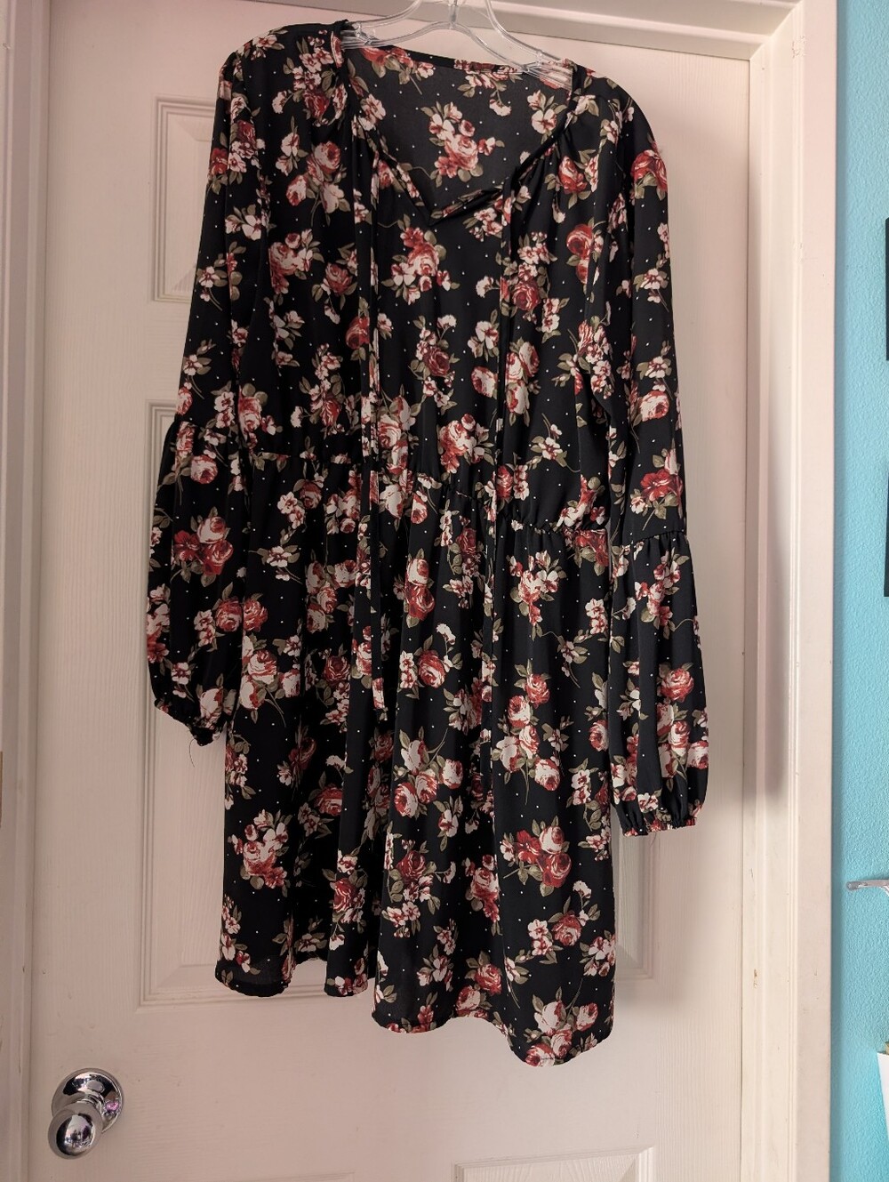 XL Shein Black Floral V-Neck Smock Dress